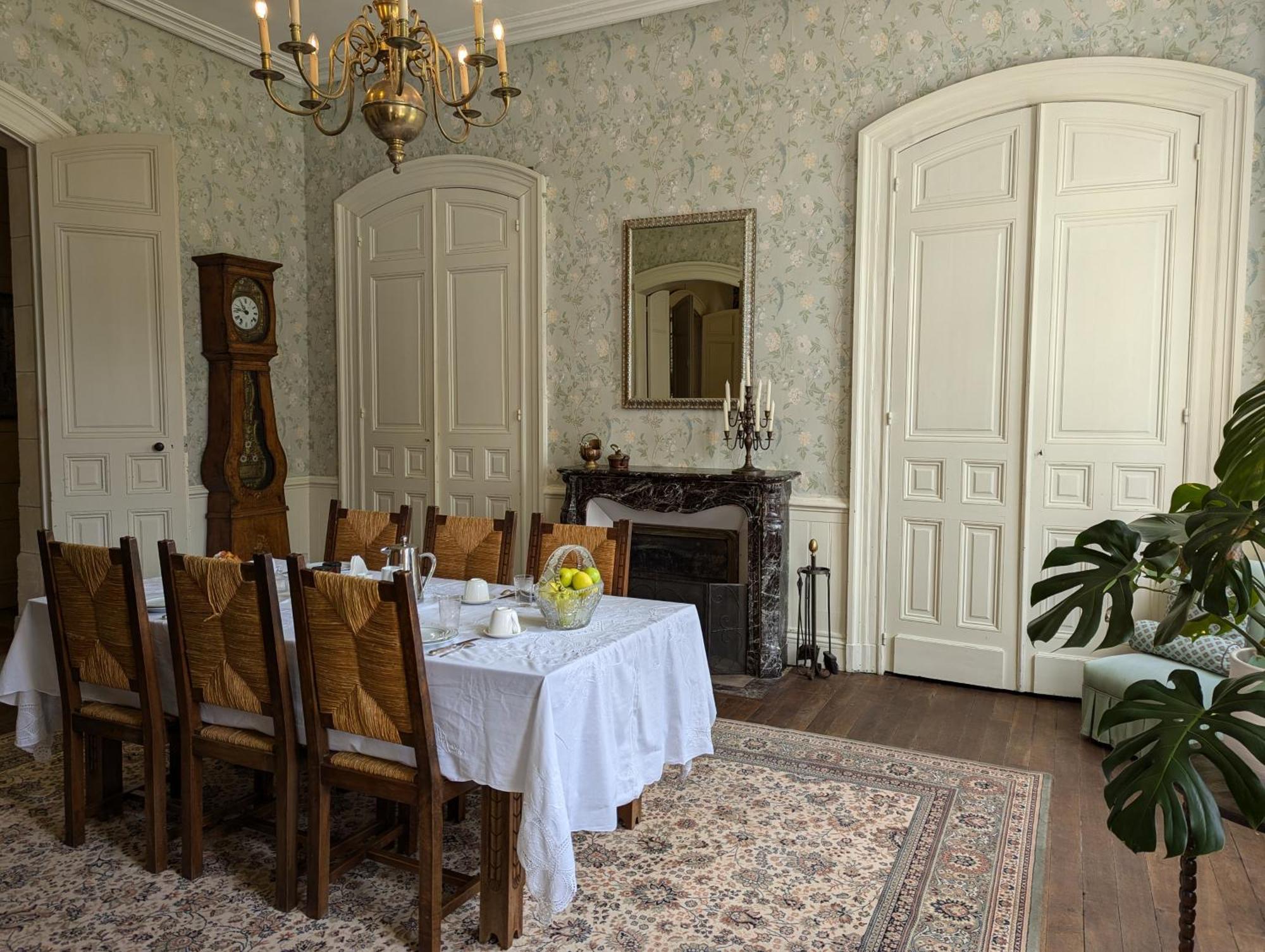 Bed and Breakfast Domaine Du Faure Chadurie Экстерьер фото