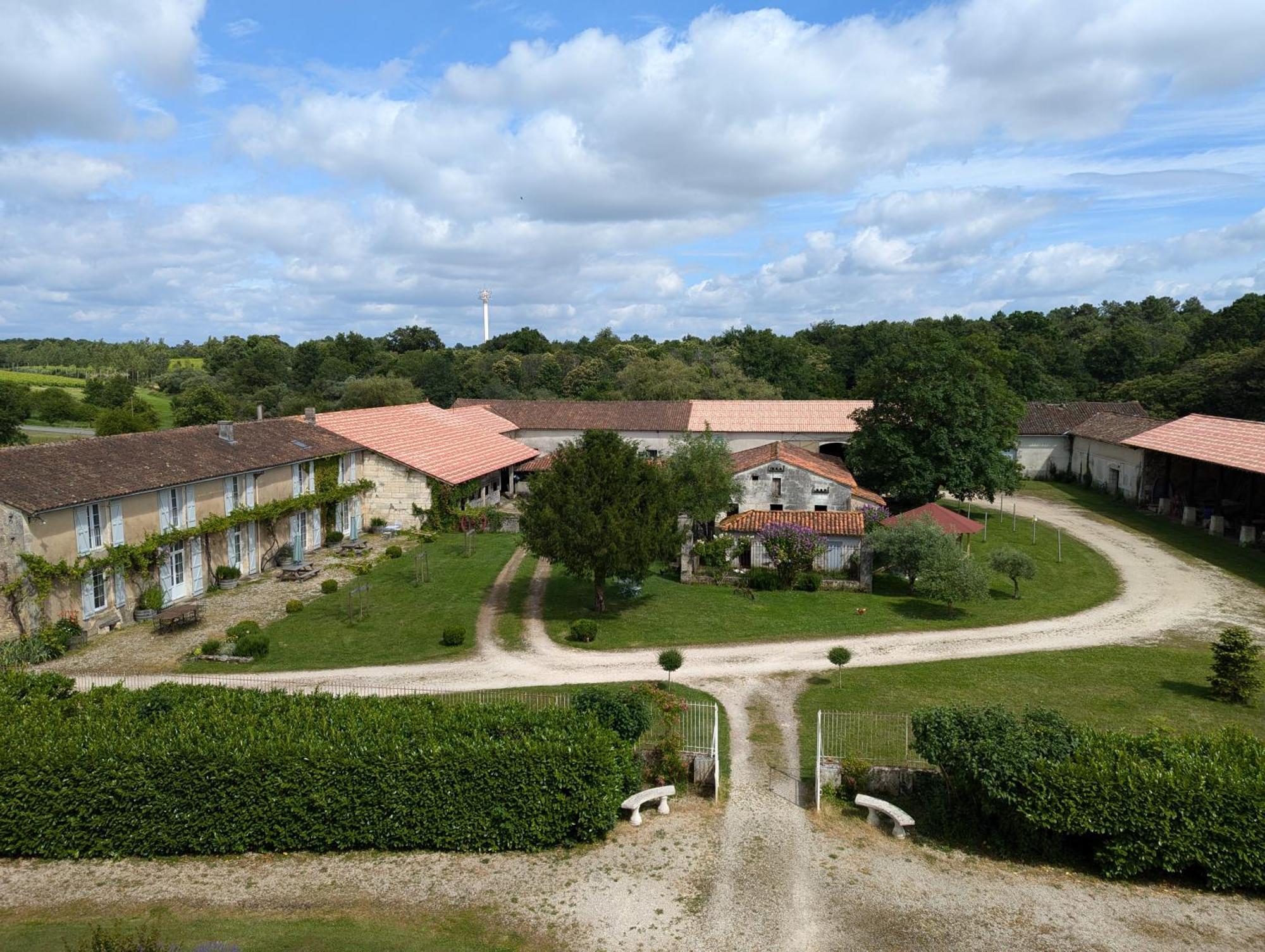 Bed and Breakfast Domaine Du Faure Chadurie Экстерьер фото