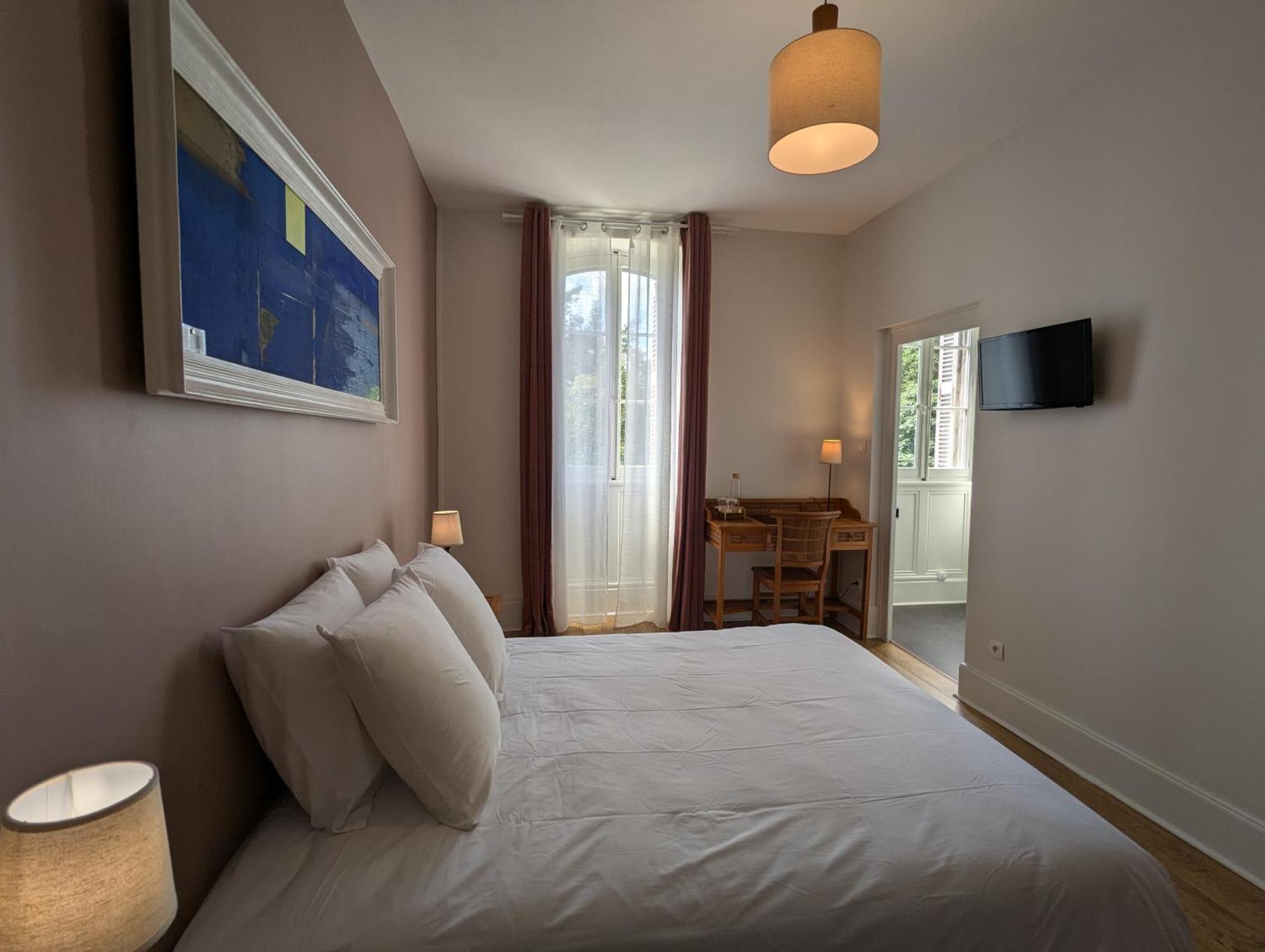 Bed and Breakfast Domaine Du Faure Chadurie Номер фото