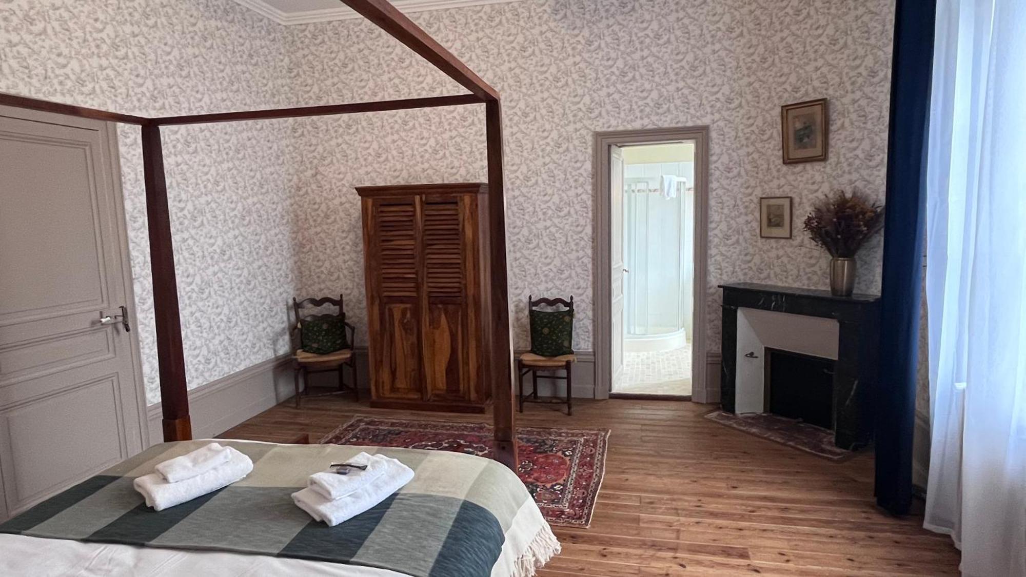 Bed and Breakfast Domaine Du Faure Chadurie Экстерьер фото